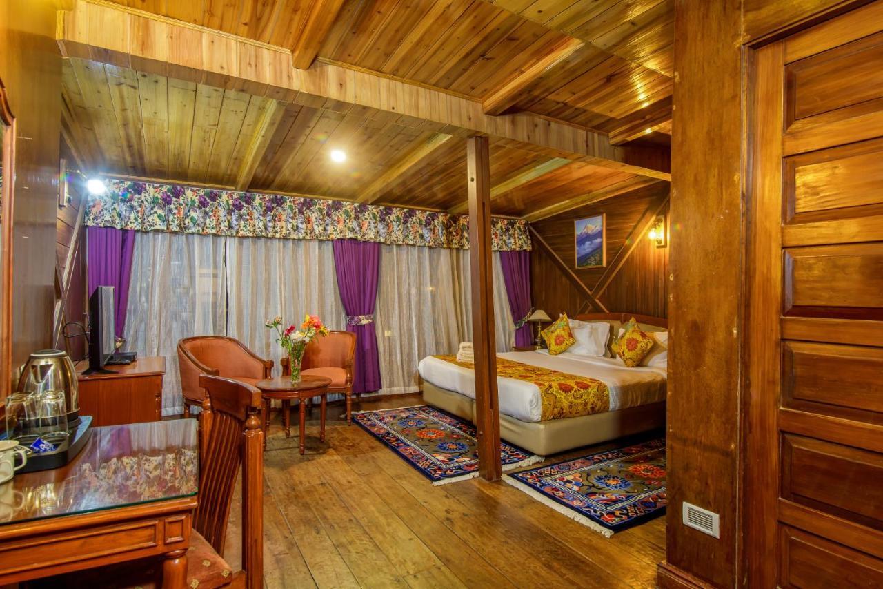 Muscatel Himalayan Resort - 400 Mts From Mall Road Dárdžiling Exteriér fotografie